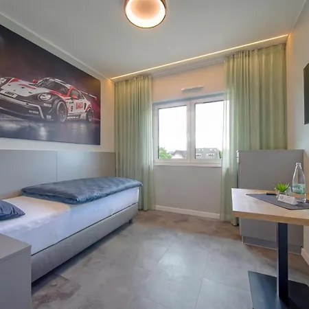 Hotel Boxenstop 3*